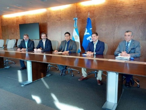 Comienza el relevamiento ambiental de pasivos en áreas cedidas por YPF a Santa Cruz