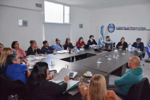 El Gobierno y los gremios comenzarán a redactar el Convenio Colectivo para los trabajadores del IDUV