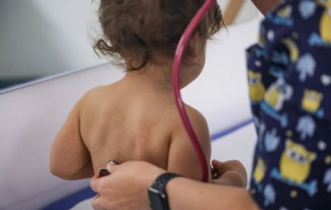 El Ministerio de Salud refuerza la vacunación por brote de tos convulsa