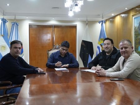 El Gobierno firmó convenio para mejorar la urbanización de barrios de Las Heras