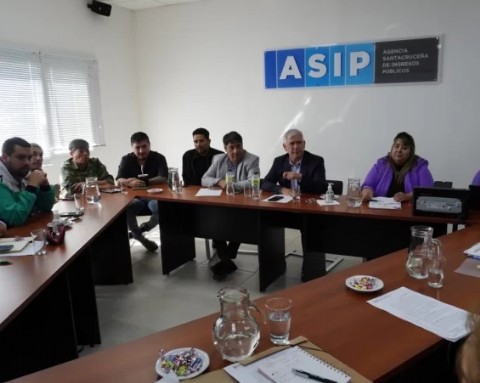 El Gobierno de la Provincia ofreció a los estatales un 16 por ciento por fuera del básico en dos tramos hasta junio