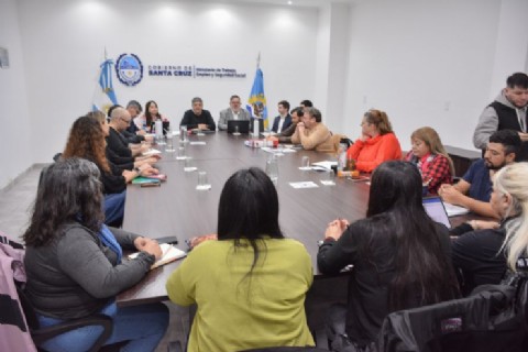 Se realizó la primera reunión paritaria con los gremios que agrupan a los trabajadores del sector público provincial