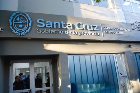 Santa Cruz extiende resguardos docentes y refuerza una política de Estado para sostener el empleo educativo
