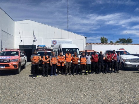 VIDEO | Santa Cruz despliega un gran operativo mixto para combatir los incendios en Chubut