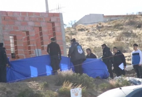 Hallaron a un hombre muerto dentro de una obra en construcción en Caleta Olivia
