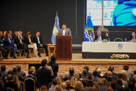 El gobernador Vidal inauguró un nuevo período legislativo y detalló la situación financiera de la provincia