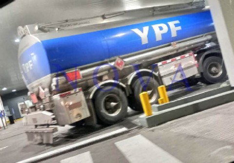 VIDEO | Trabajadores petroleros suspenden medidas de fuerza y negocian con YPF