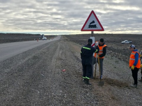 Vialidad Provincial continúa reforzando la señalización vial en toda la provincia