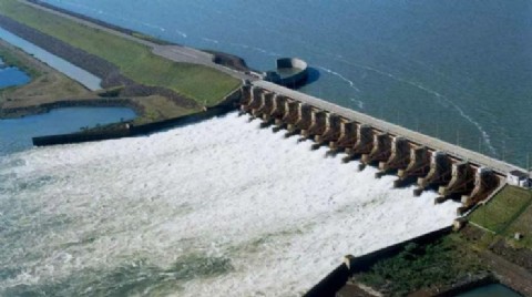 El Gobierno reactiva las represas con financiamiento chino y reabre el vínculo con Beijing