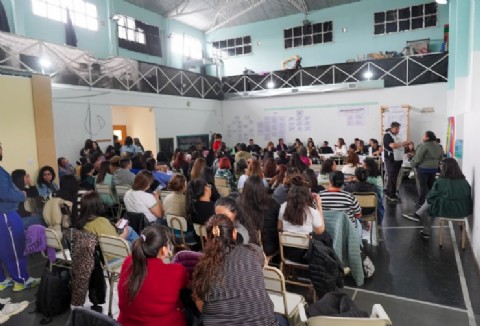 Docentes provinciales accedieron a más de mil cargos en los Actos Públicos de Ofrecimiento