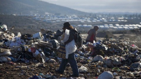 Murió una joven de 19 años tras consumir alimentos de la basura y sus hermanos quedaron internados