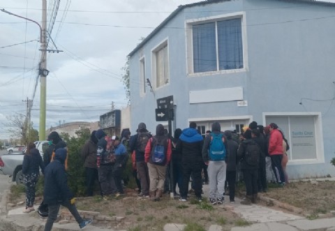 VIDEO | Se le viene la noche a Vidal: Roberto Bucarey unifica la zona norte por el conflicto de los desocupados