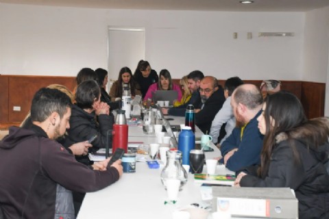 Los gremios estatales siempre obedientes al Ejecutivo no acordaron en Paritarias y plantaron un paro