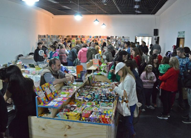 Más de 2 mil personas visitaron la Feria del Libro este fin de semana