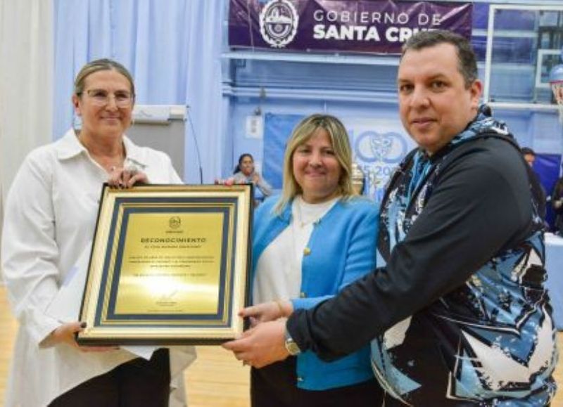 VIDEO | Autoridades provinciales acompañaron el acto por el Centenario del Club Hispano Americano