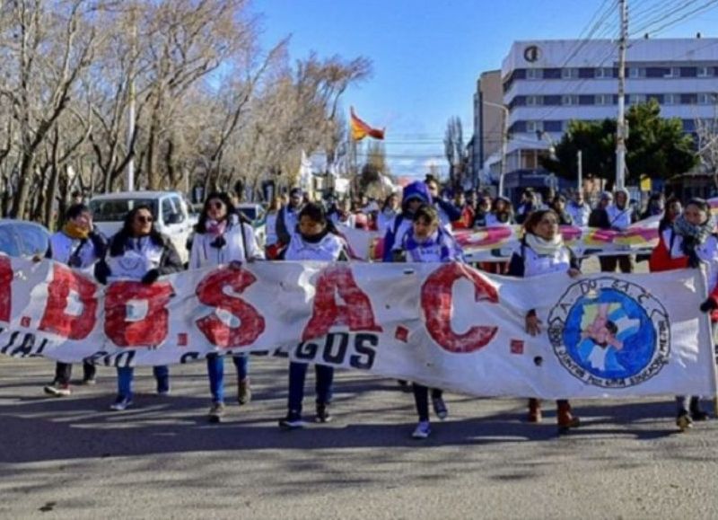 ADOSAC resolvió 72 horas de paro docente y movilización por el aumento insuficiente de Alicia