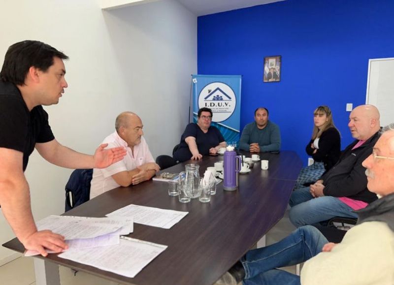 El Gobierno avanza en la construcción de obras públicas y viviendas en Santa Cruz