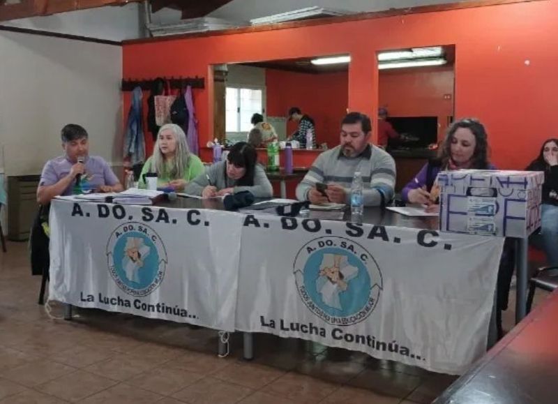 ADOSAC vuelve a sesionar en El Calafate y debate por descuentos y paritarias