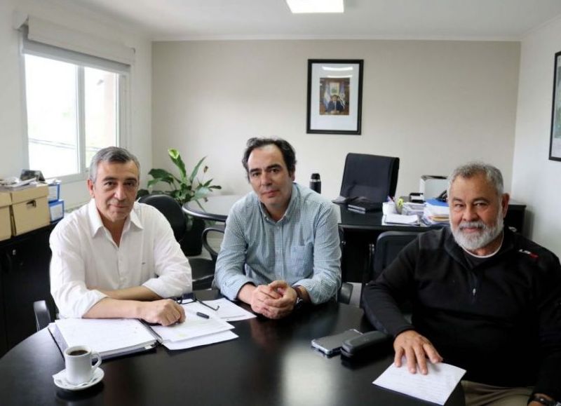 Coordinan políticas ambientales en sectores productivos