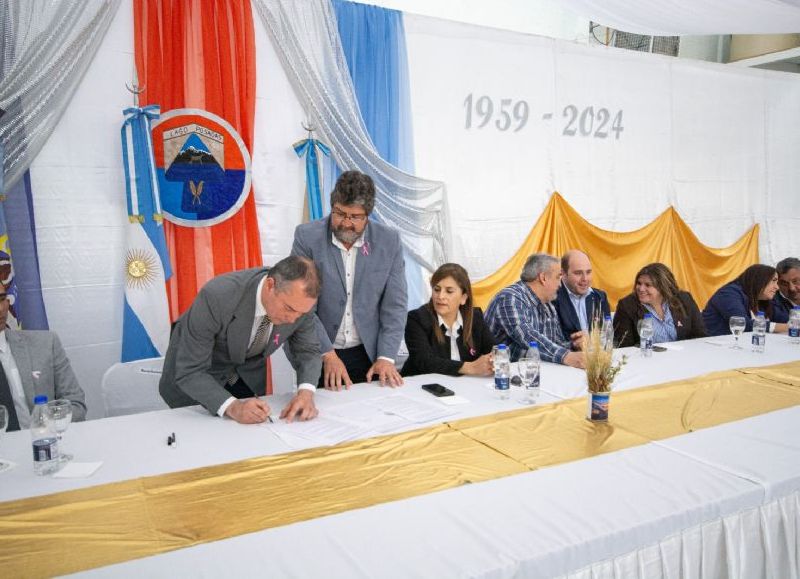 Autoridades provinciales acompañaron la celebración del 65 aniversario de Lago Posadas