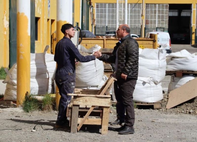 Vialidad Provincial acompañó el cierre de prácticas profesionalizantes para alumnos de secundaria en Río Gallegos